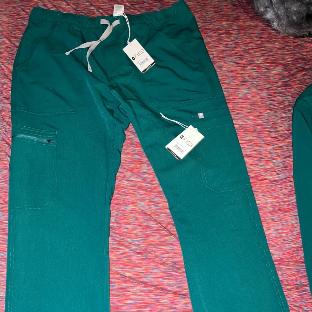 Mens FIGS cargo scrub pants
